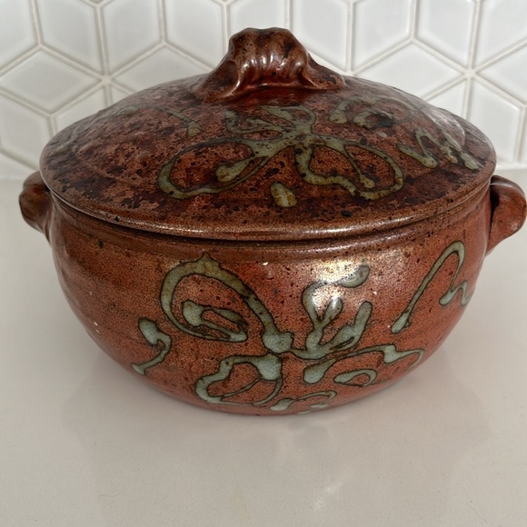 SELFRIDGE Signed Art Pottery Glazed Ceramic Bowl & Lid Side Handles Made Canada - Picture 7 of 17